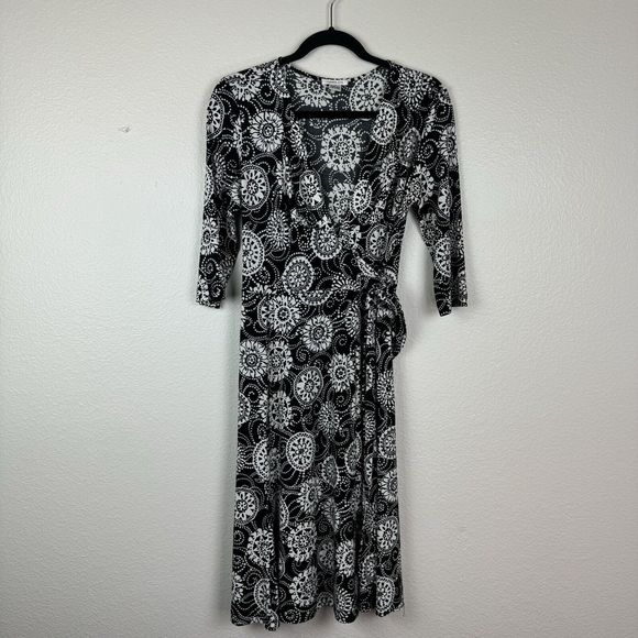 Harold’s Floral Mandala Midi Wrap Dress 3/4 Sleeve Black White 0 - Picture 13 of 16